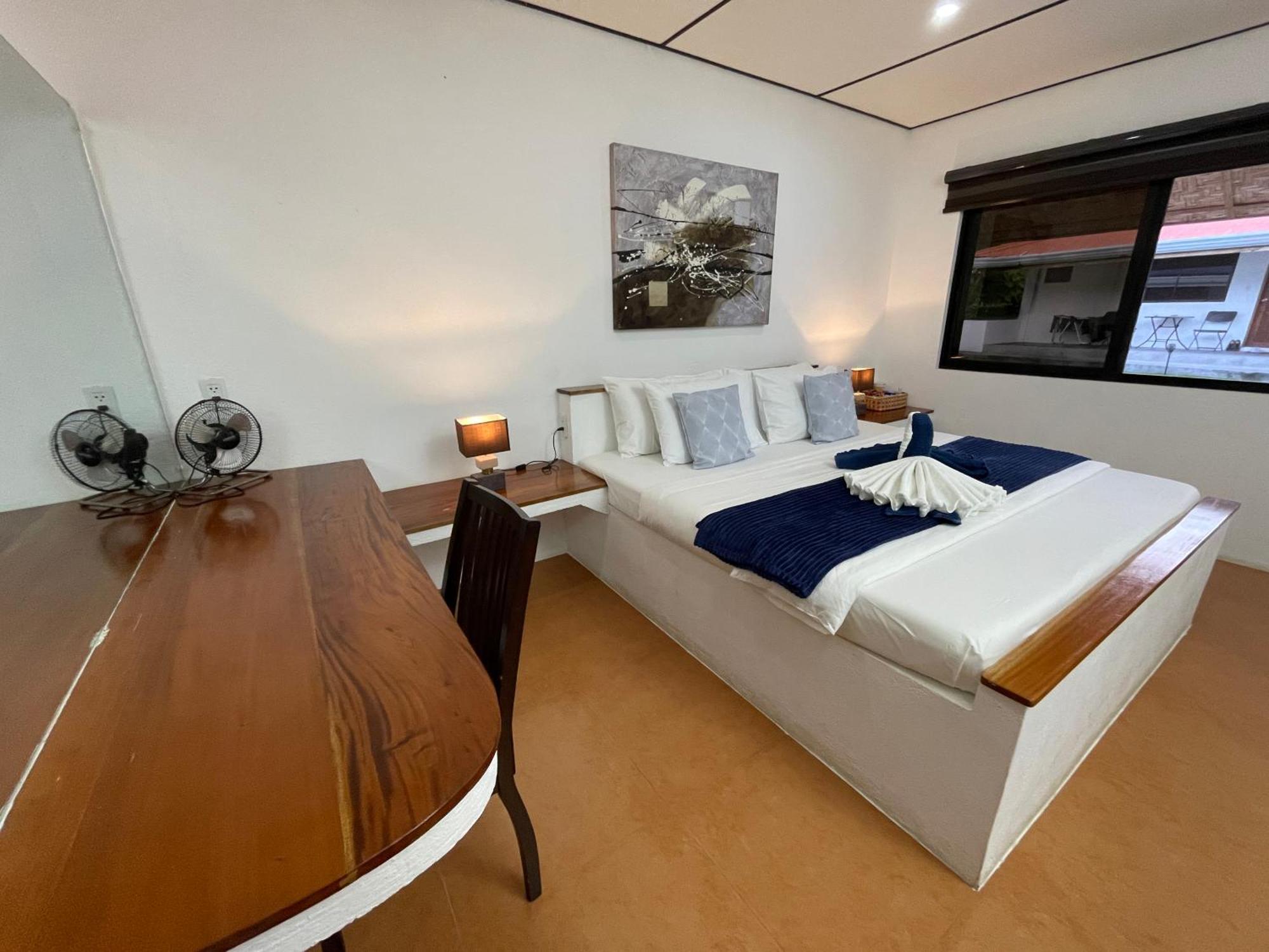 Parrot Resort Moalboal Room photo