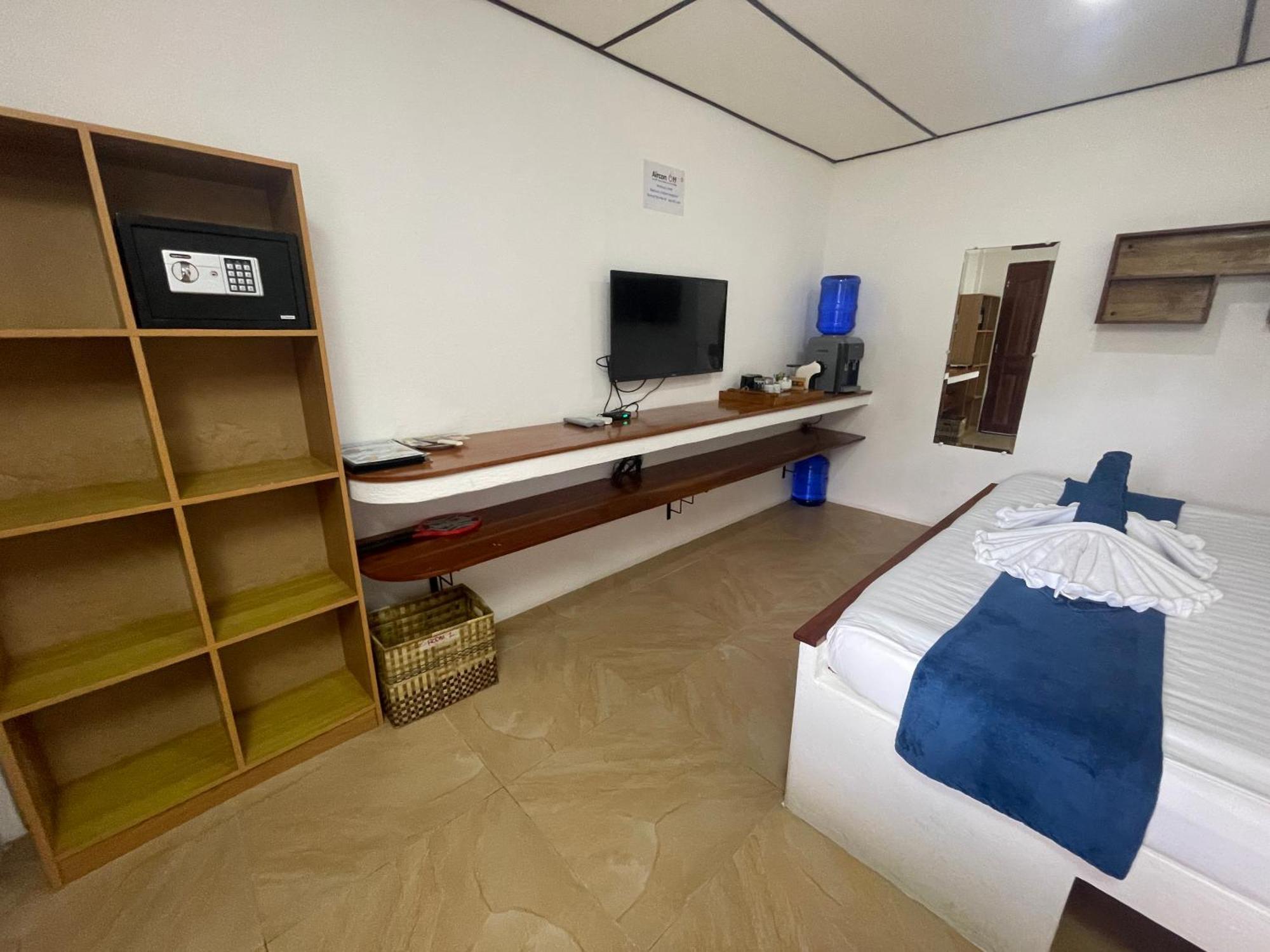 Parrot Resort Moalboal Room photo