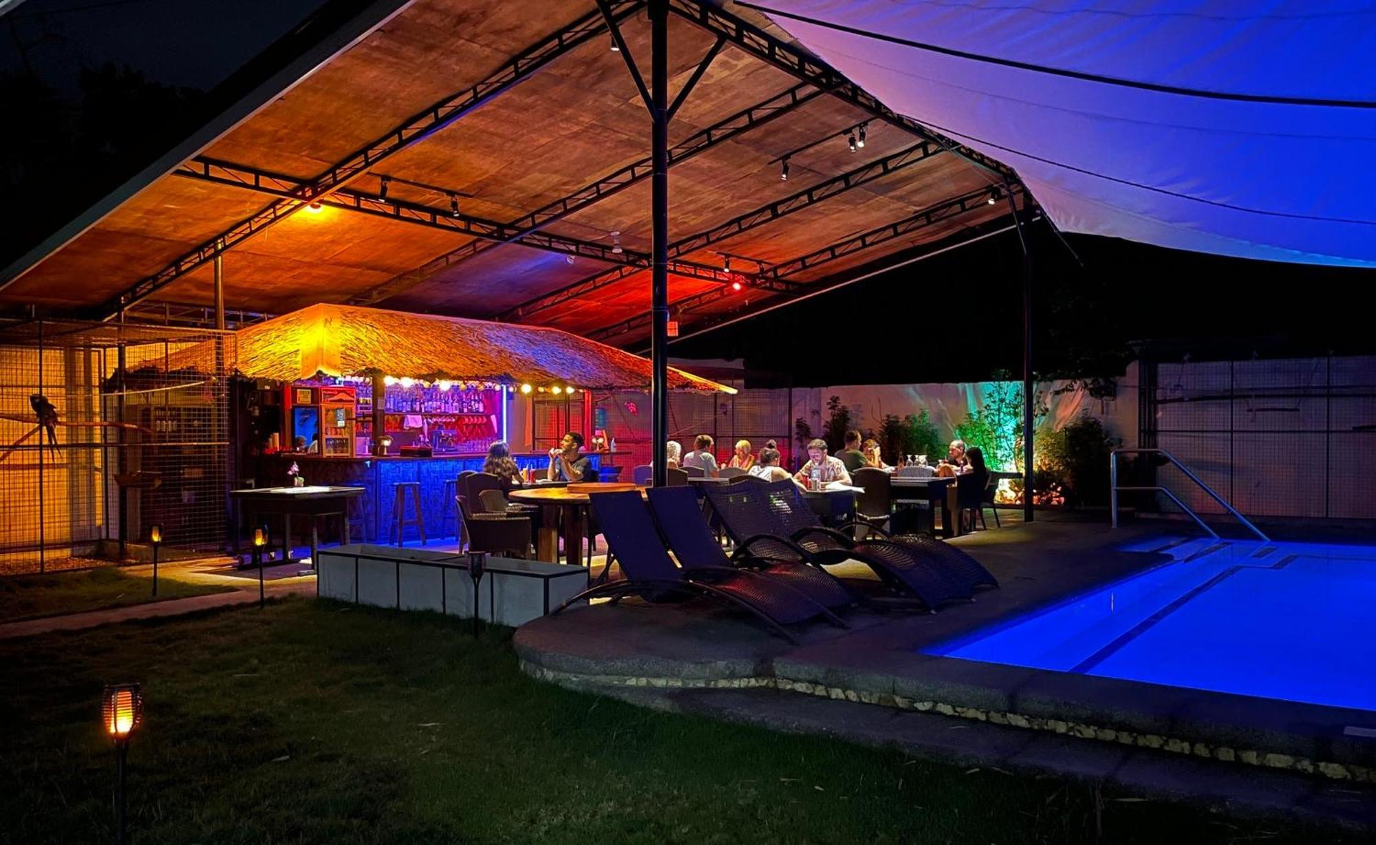 Parrot Resort Moalboal Exterior photo